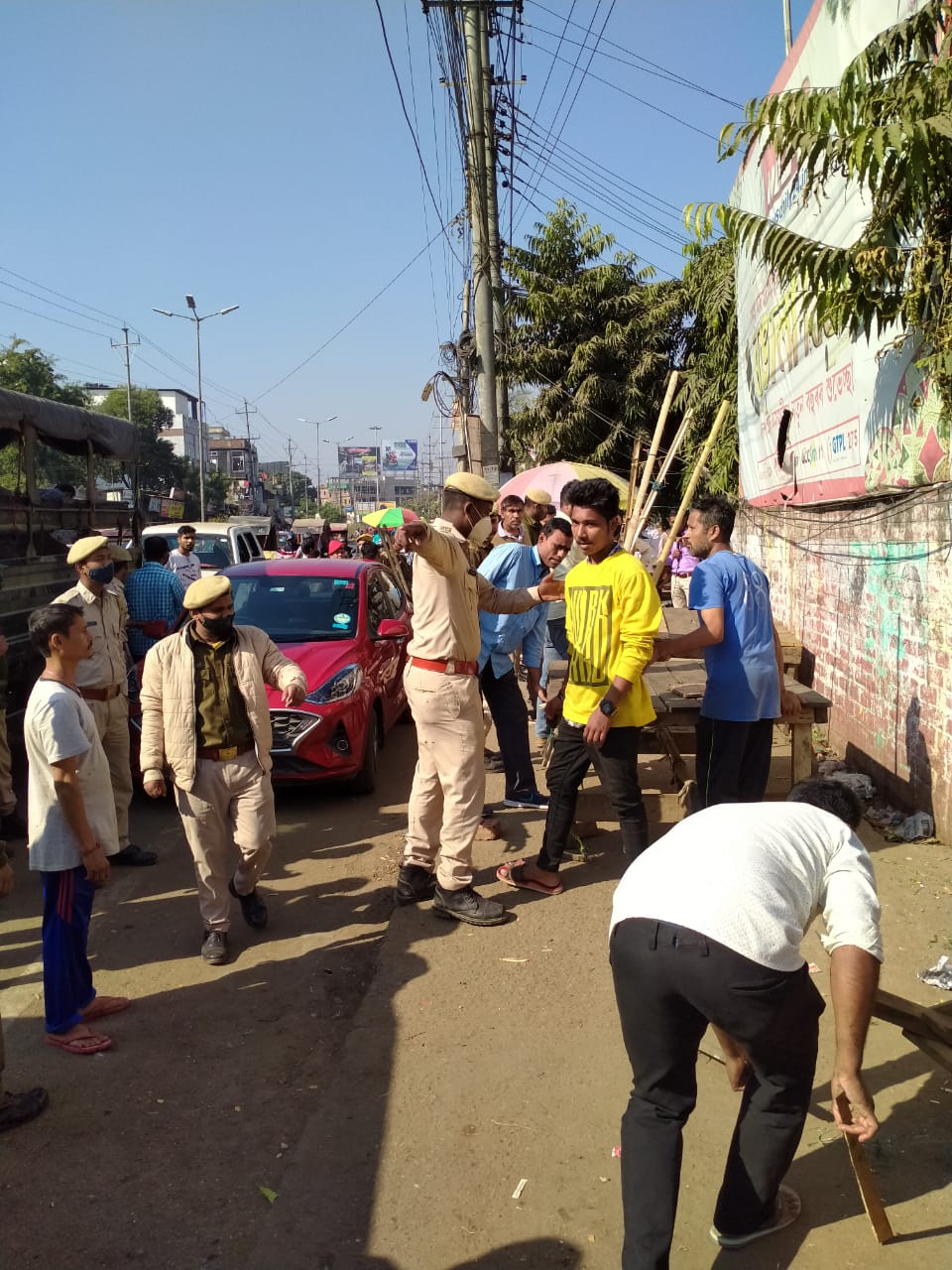 GMC evicted unhygienic and unathorised fish and meat shop