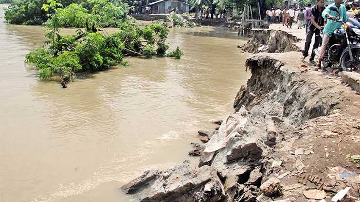 ভয়াৱহ সংকট: আঠ বছৰত খহনীয়াত জাহ গ'ল ৰাজ্যৰ ১৪ লাখ বিঘা ভূমি