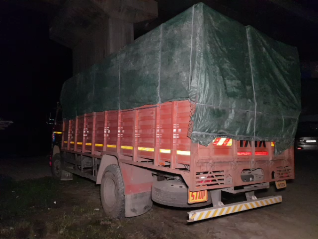 wood-loaded-truck-seized