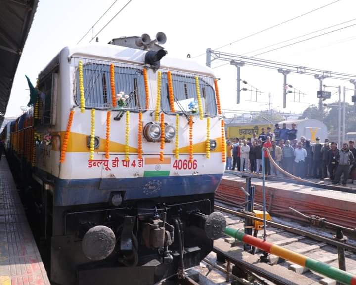 NEF railway to begin two new Vistadome trains