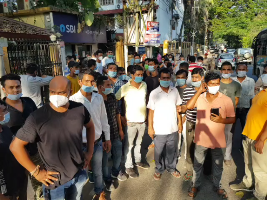 guwahati-driver-protest