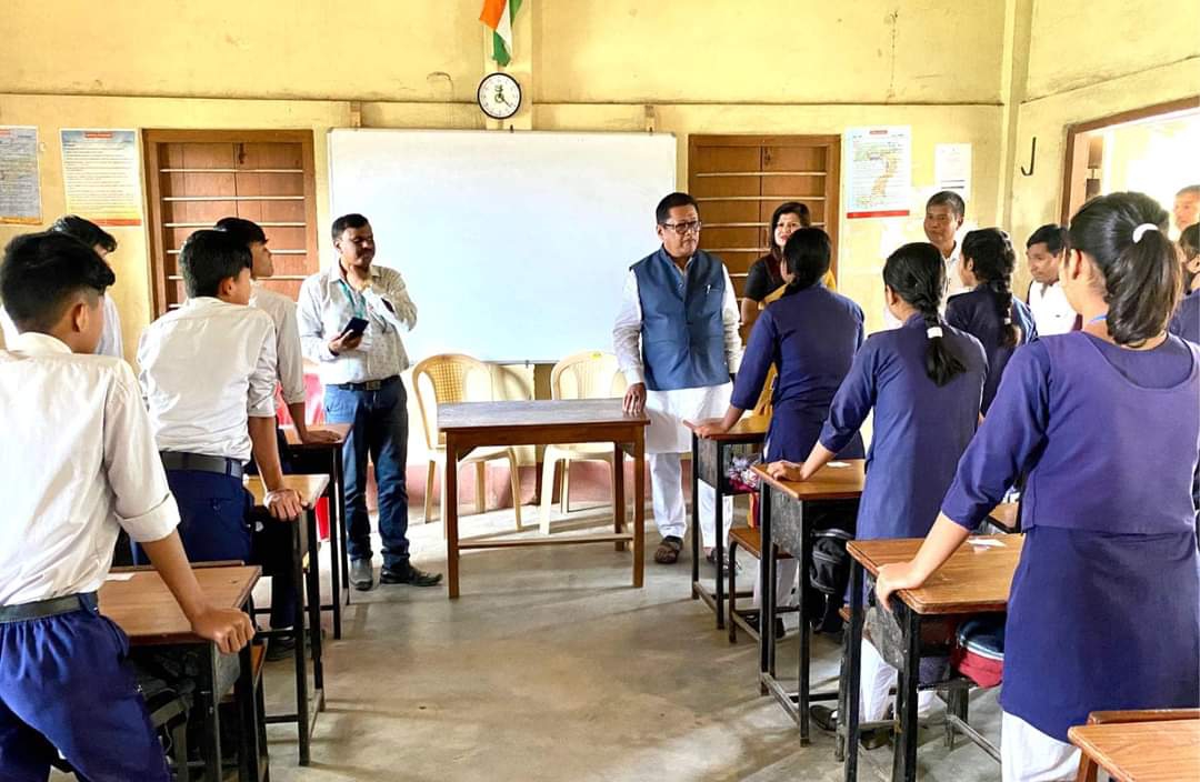 Ranoj Pegu visited various schools in Guwahati on the occasion of Gunotsav