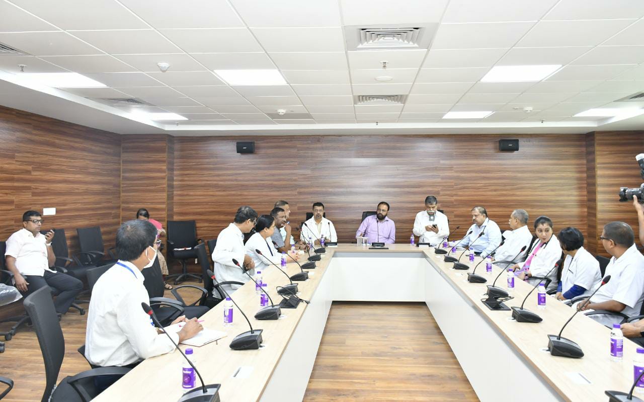 patient-crowd-on-first-day-of-guwahati-cn-center