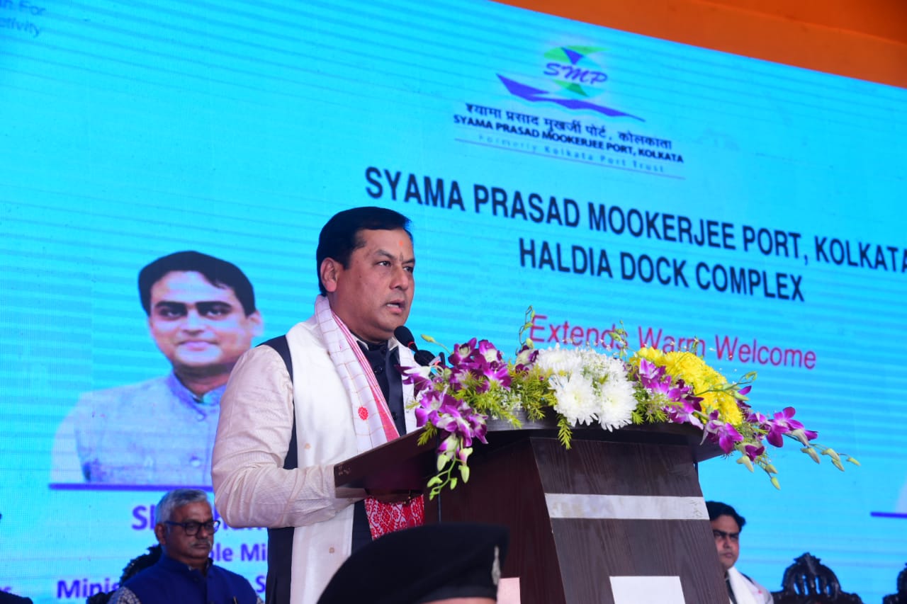 sarbananda-sonowal-flags-off-maiden-voyage-of-shipment-of-steel-from-haldia-to-pandu