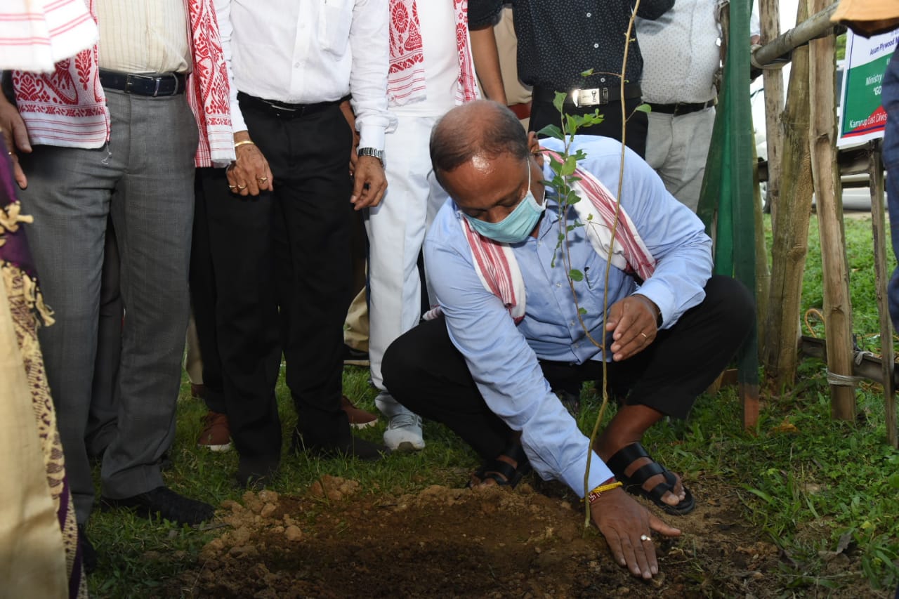 mp-queen-oja-formally-inaugurated-green-guwahati-project