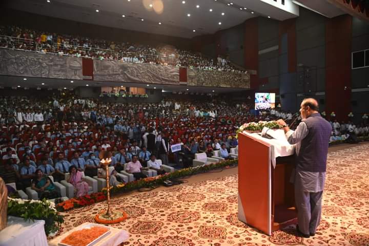 ২২,৬০১ গৰ‍াকী শিক্ষাৰ্থীকআনুষ্ঠানিকভাৱে আনন্দৰাম বৰুৱা বঁটা প্ৰদান