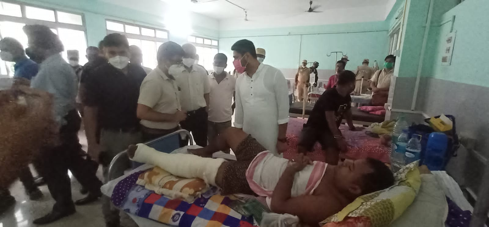 a-team-of-ajp-visited-silchar-medical-college-after-lailapur-incident