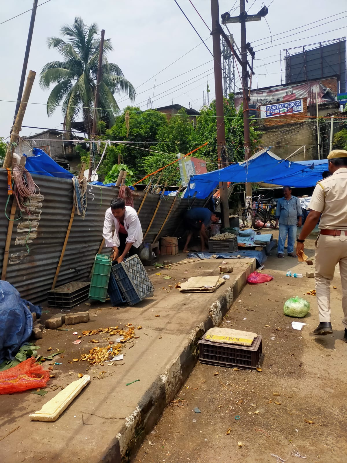 gmc evicted at 200 street vendors in guwahati
