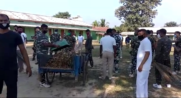 গোৱালপাৰাত ১৫২নং চি আৰ পি এফ বেটেলিয়নৰ উদ্যোগত স্বচ্ছতা অভিযান