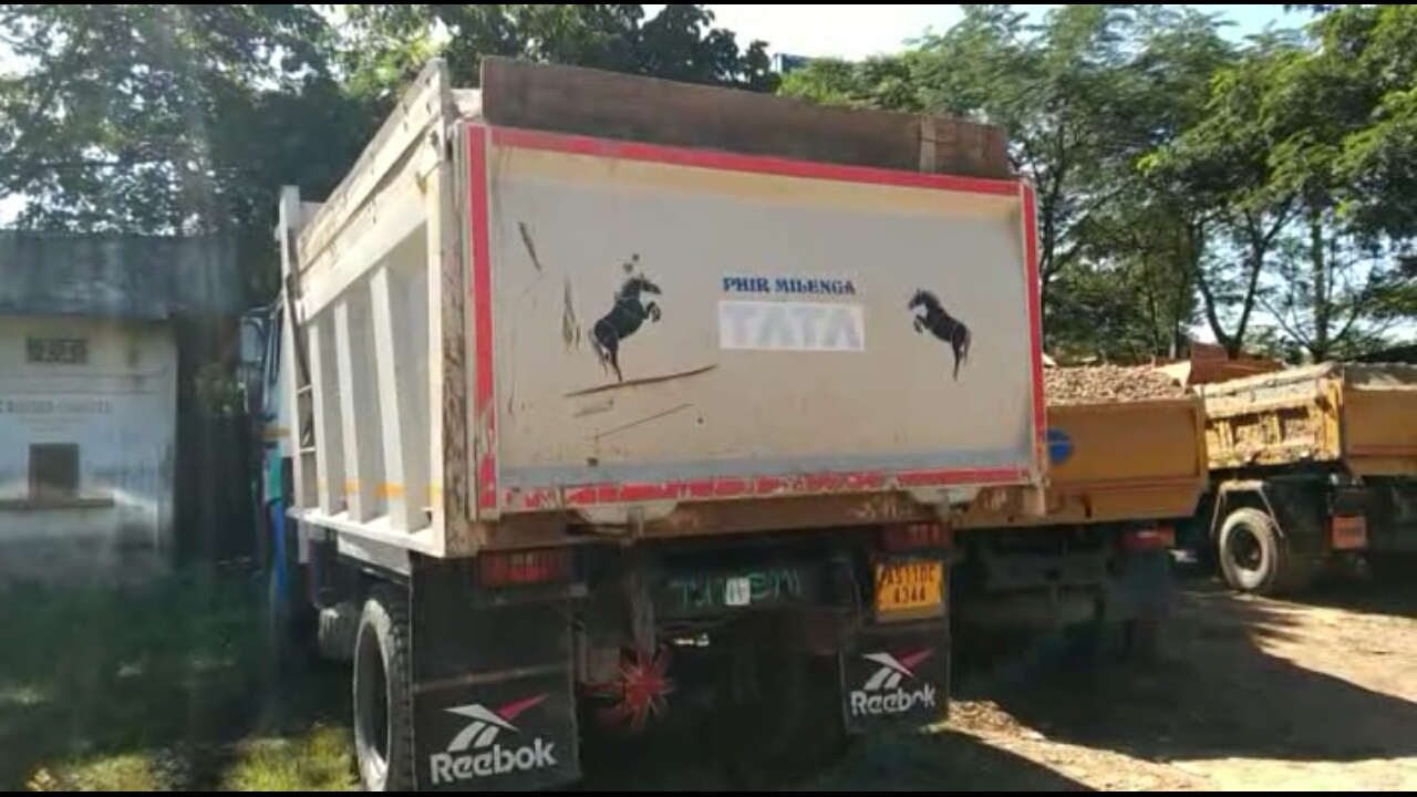 hailakandi-forest-department-seizes-truck-carrying-illegal-goods