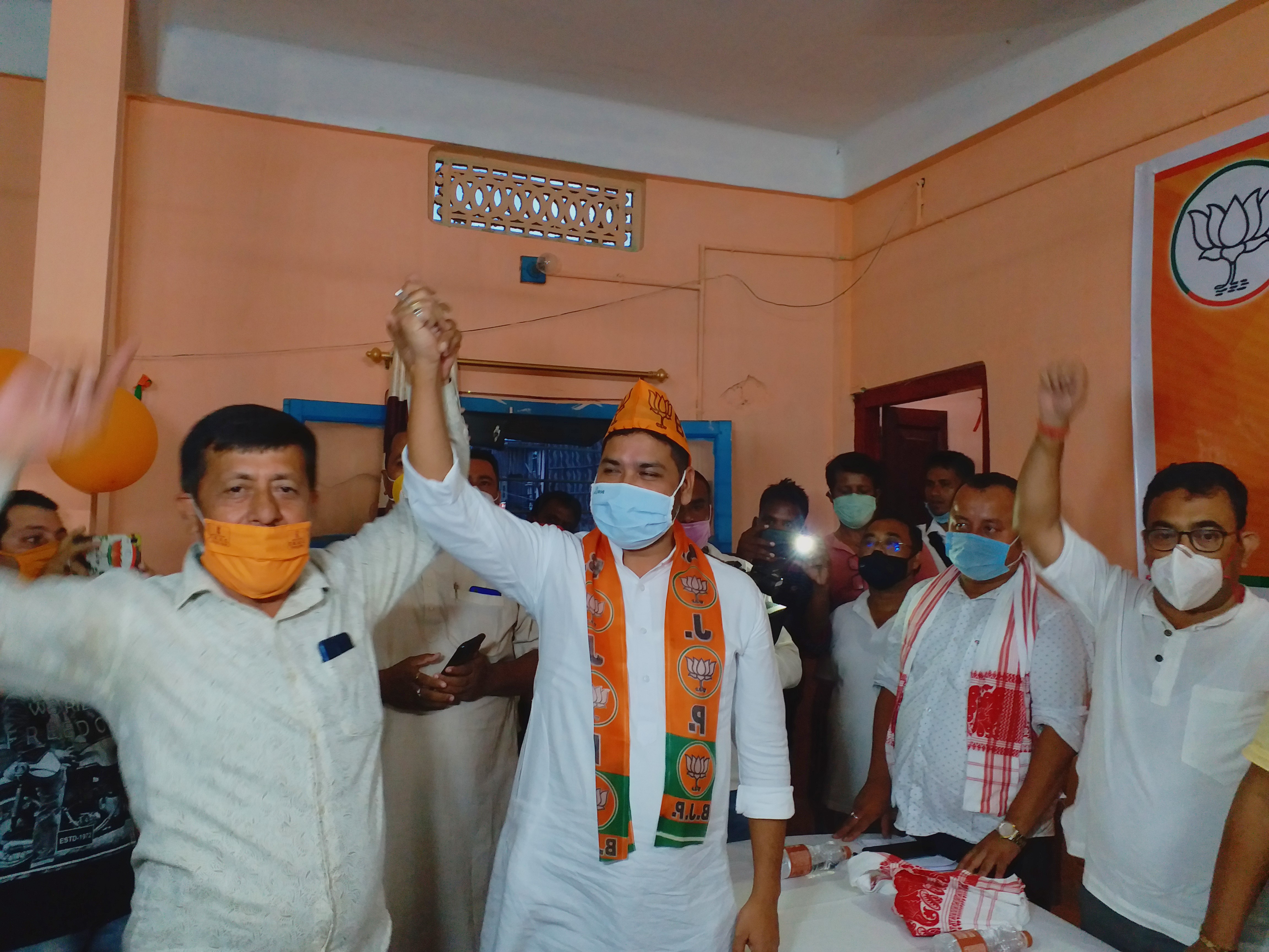 jorhat congress leader and worker join bjp