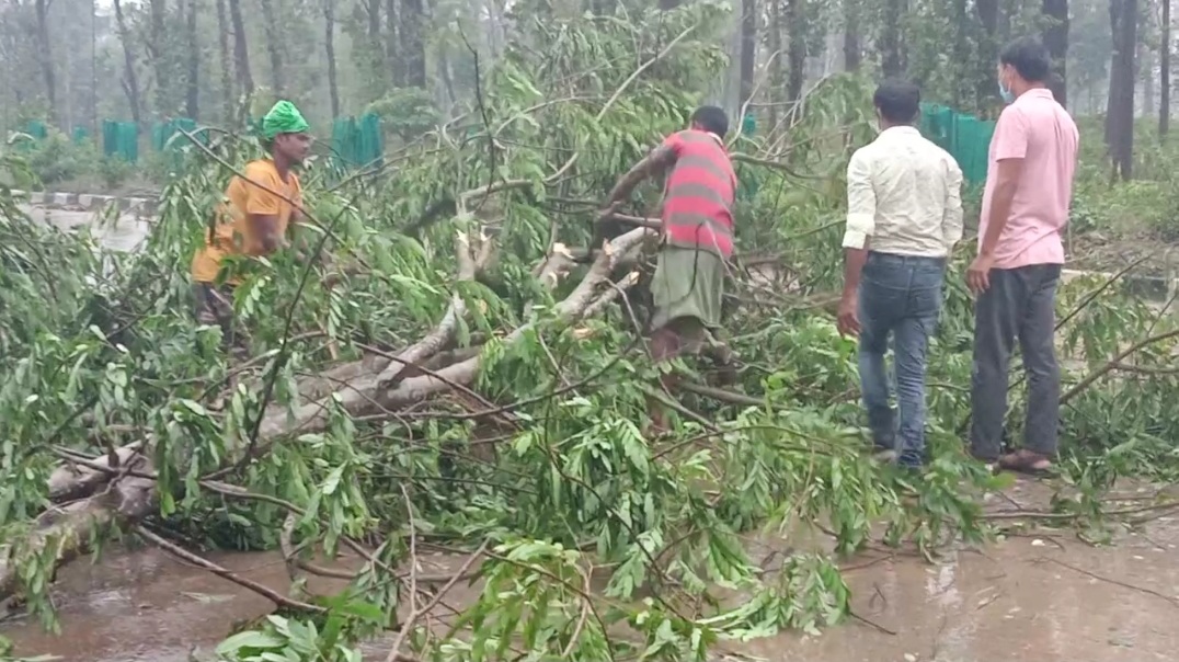 Morigaon national highway blocked due to heavy rainfall