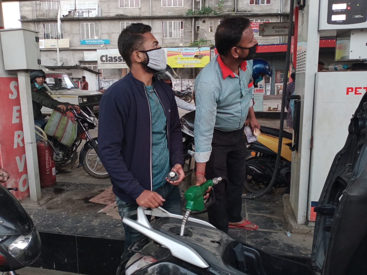 no helmet no mask then no oil_at nagaon