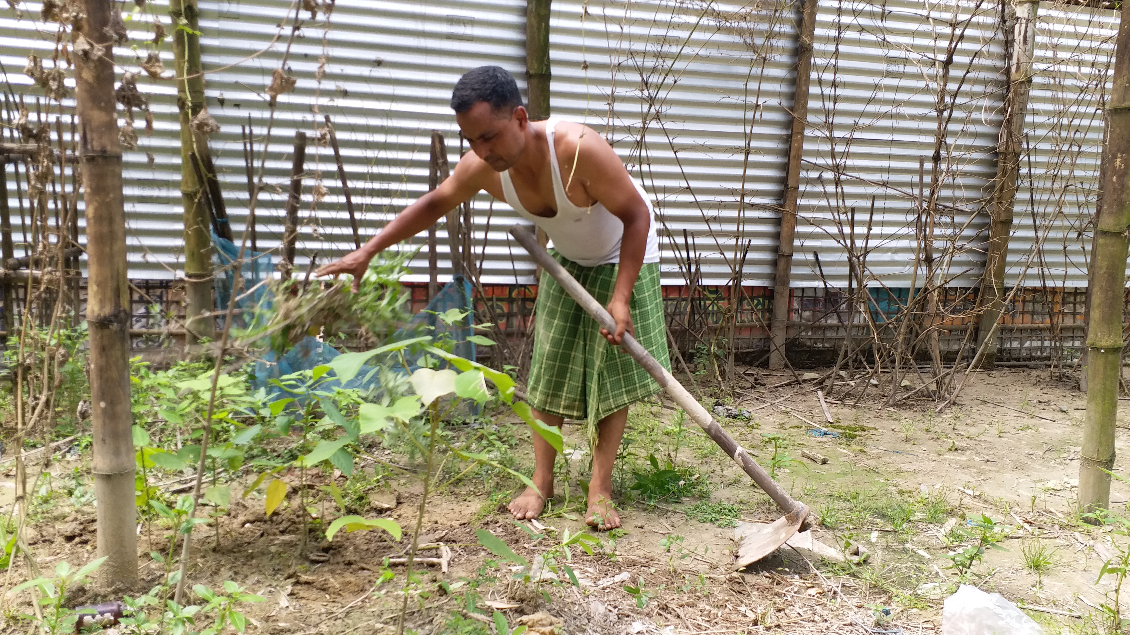 বাতৰি কাকত বিতৰণৰ পৰা বিশ্ববিদ্যালয়ৰ গৱেষণালৈ, নলবাৰীৰ এগৰাকী ছাত্ৰৰ সংগ্ৰাম