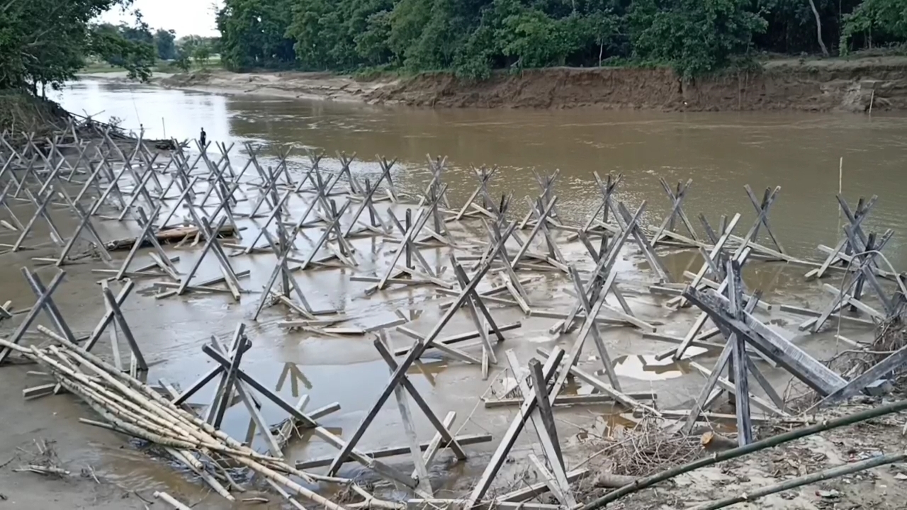 Reconstruction of broken dam in Rangia