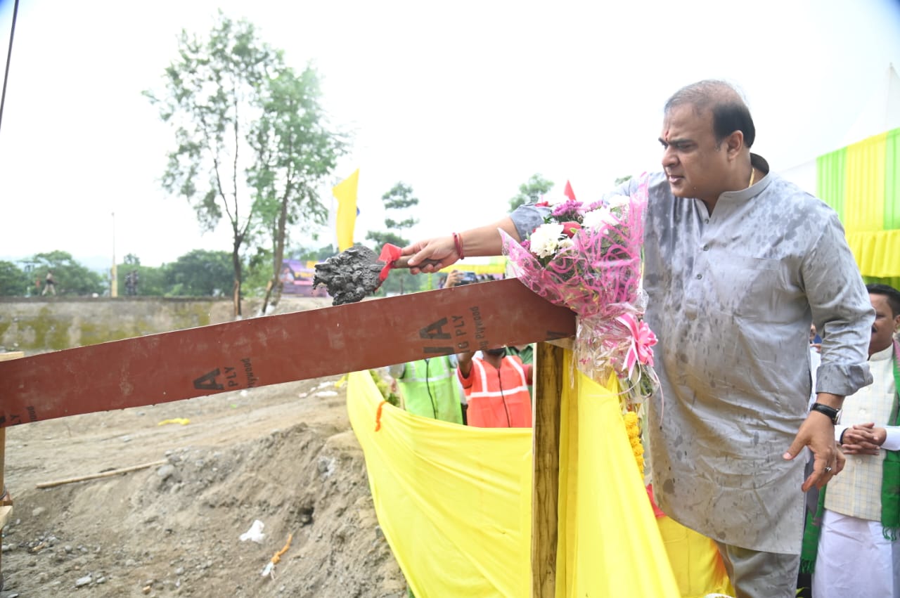 ভৈৰৱকুণ্ডৰ ধনশ্ৰী নৈৰ ওপৰত দলঙৰ আধাৰশিলা স্থাপন মুখ্যমন্ত্ৰীৰ