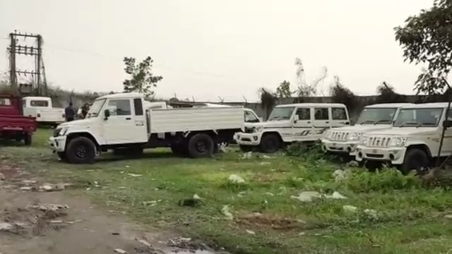 Robbery in Mahindra Dealer