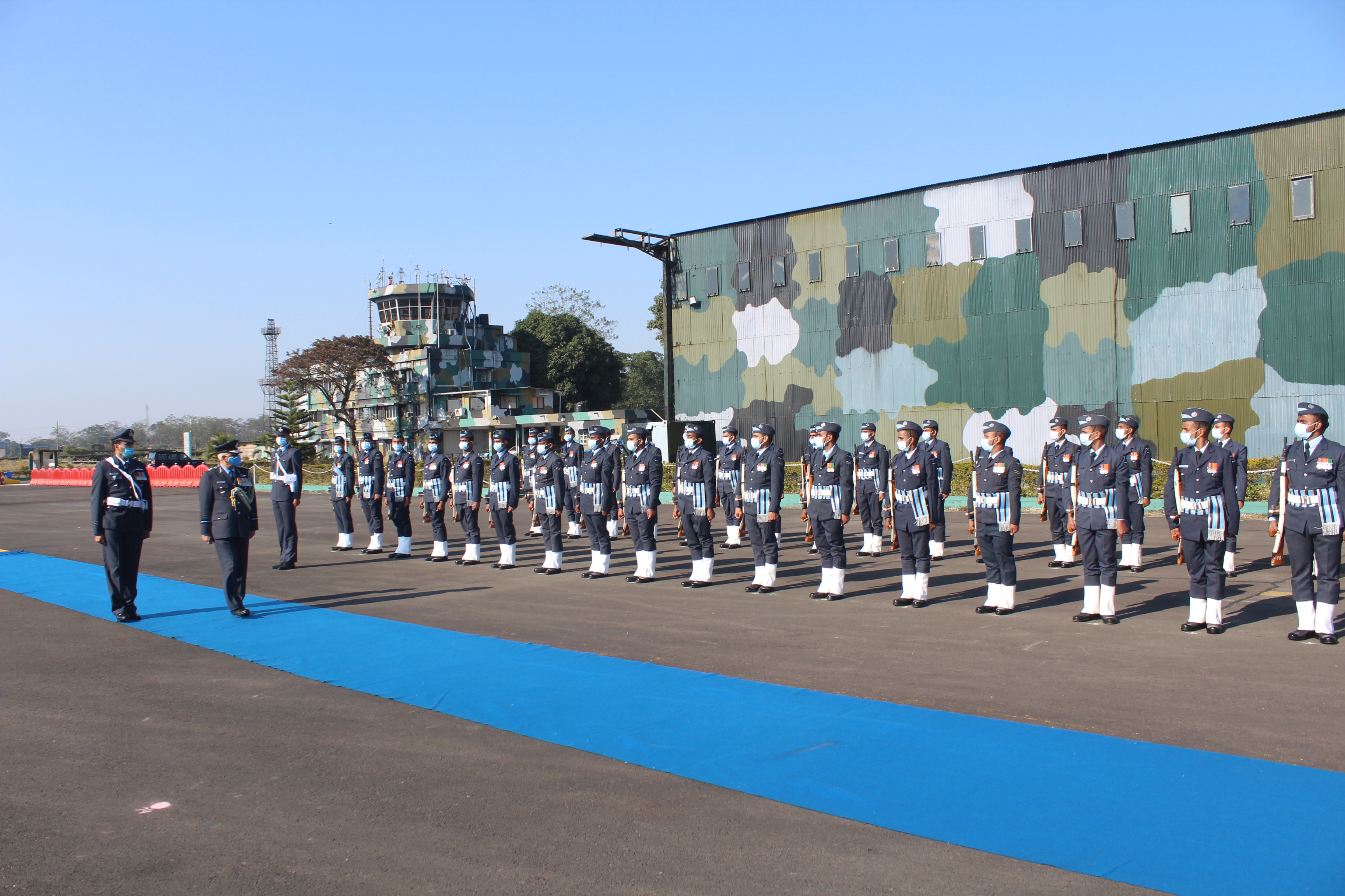 Eastern Air Command chief accepts guard of honour