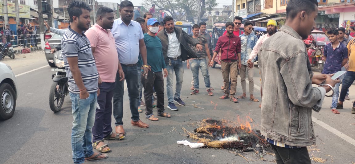 ঢেকীয়াজুলিত জ্বলিল অশোক সিংহলৰ প্ৰতিমূৰ্তি