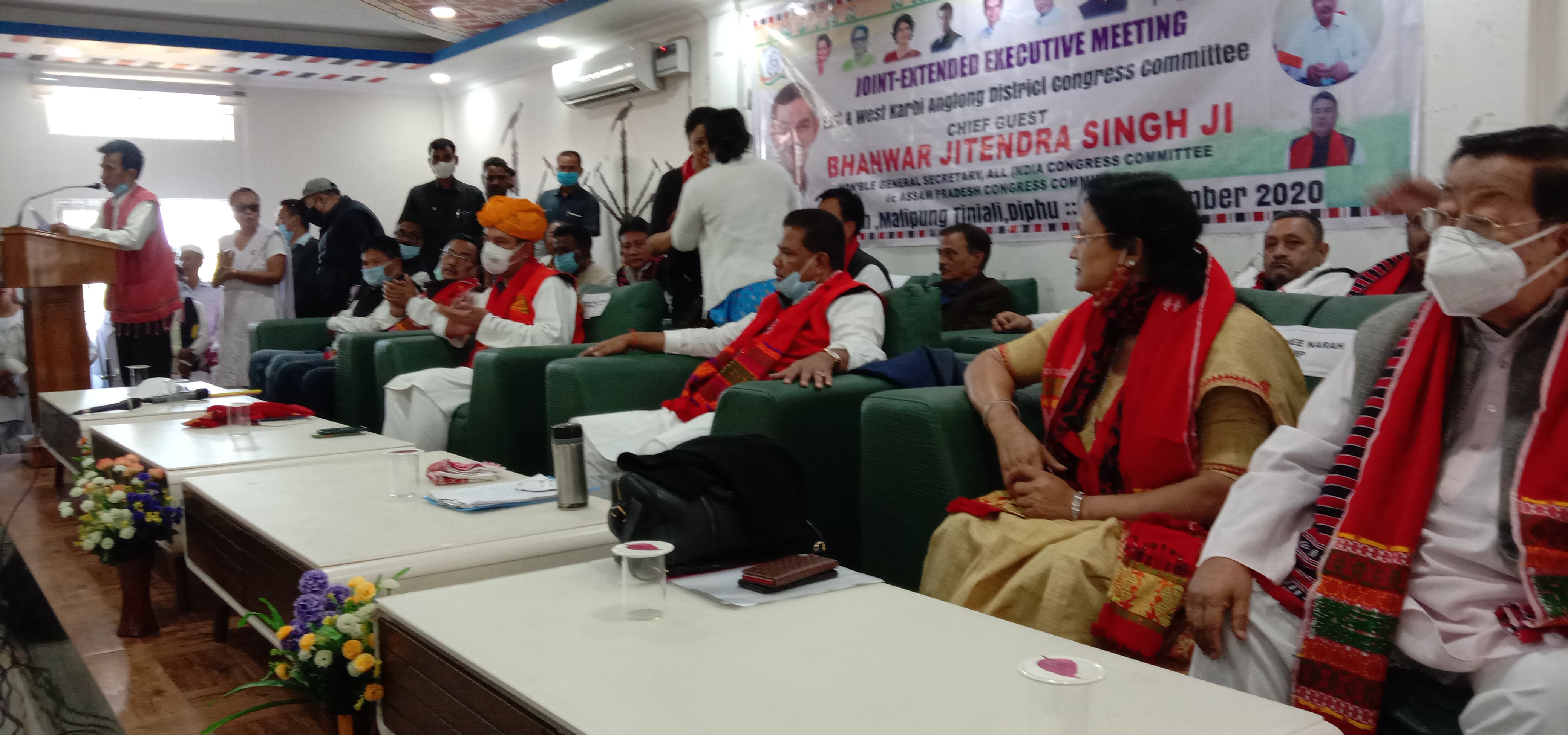 jitendra-singh-meet-congress-workers-in-diphu