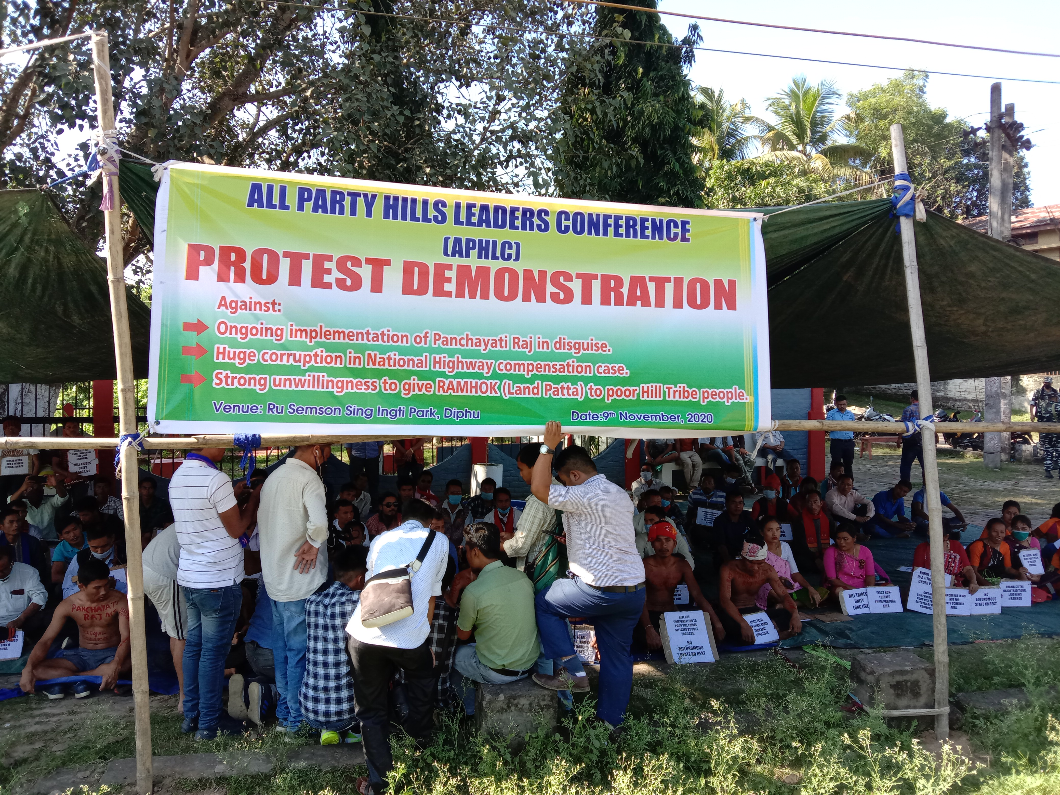 as_01_krb_APHLC_PROTEST_AGAINST_PANCHAYATIRAJ_img_AS10035