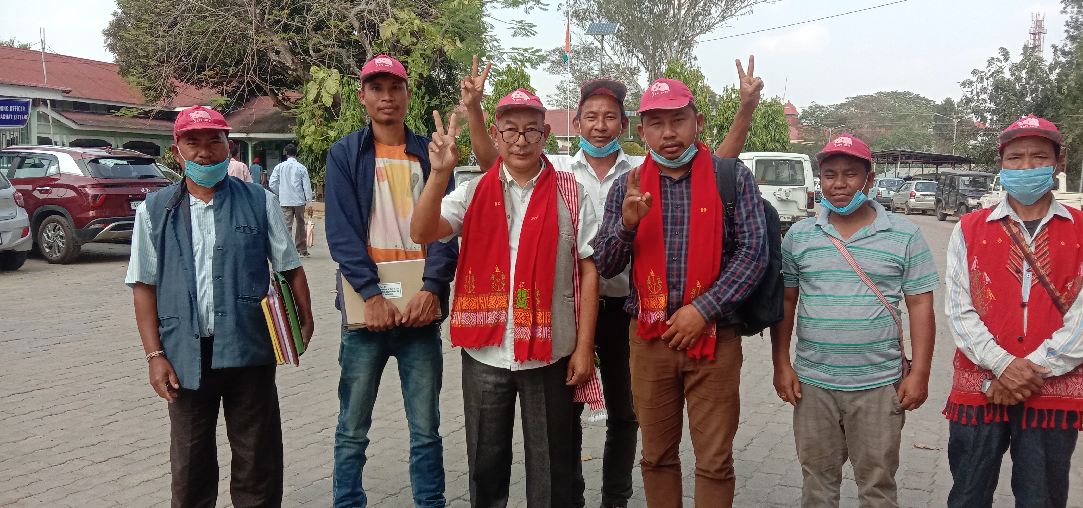 ডিফুত কংগ্ৰেছৰ প্ৰাৰ্থী ছুম ৰংহাঙ সহ সাত গৰাকী প্ৰাৰ্থীৰ মনোনয়ন দাখিল