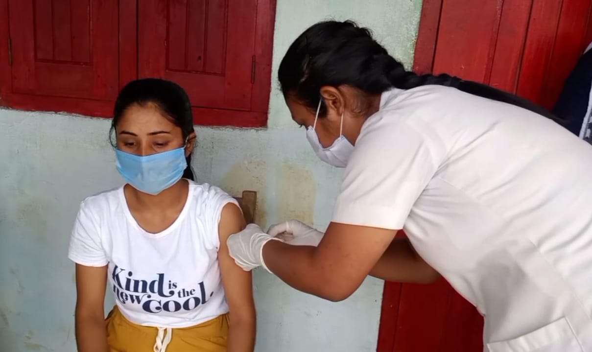 COVID-19 VACCINE  PROGRAME AT ASSAM-MEGHALAYA BORDER BY HEALTH DEPERTMENT