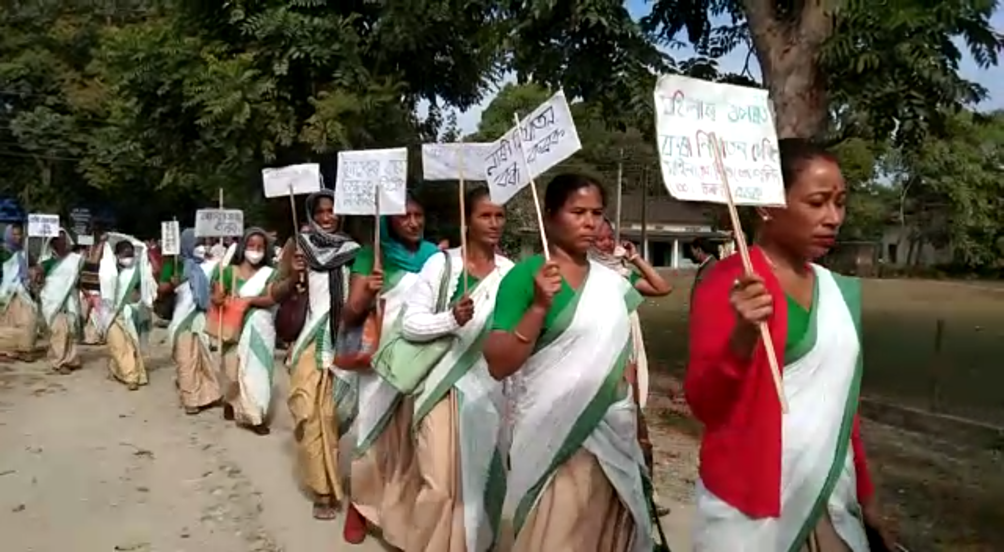 বাল্য বিবাহৰ বিৰুদ্ধে ৰাজ্য়ৰ ভিন্ন প্ৰান্তত সজাগতা মূলক শোভাযাত্ৰা