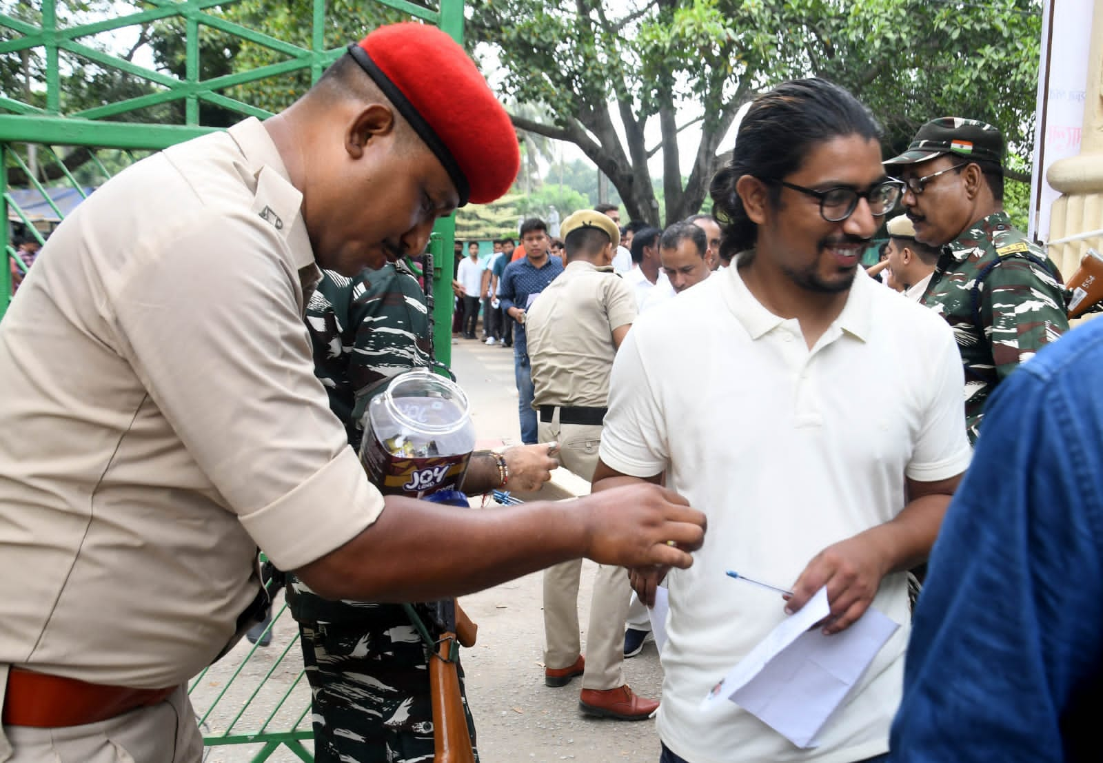 নিযুক্তি পৰীক্ষাৰ বাবে প্ৰশাসনৰ কটকটীয়া নিৰাপত্তা ব্যৱস্থা