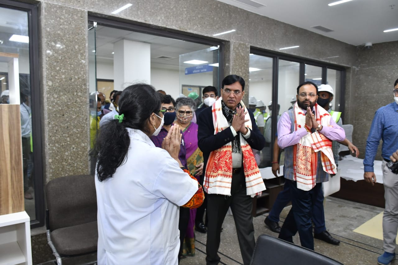 Dr Mansukh Mandaviya Reviewed the various aspects related to AIIMS of Guwahati