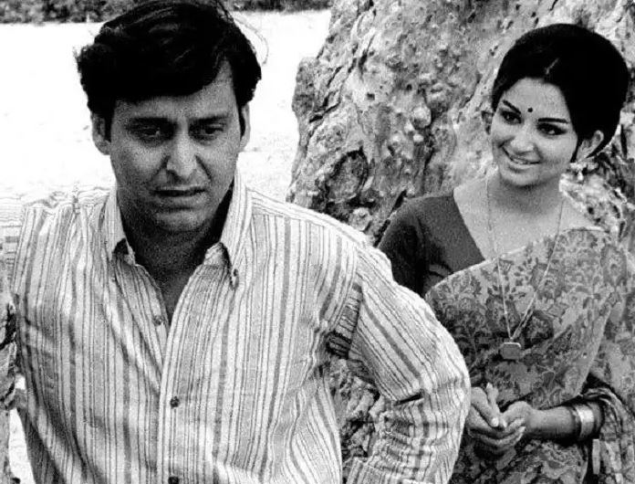 Sharmila tagore mourns over Soumitra chatterjee