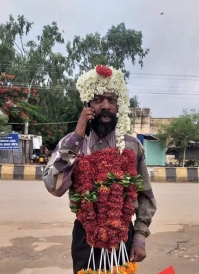 Thousands mourn death of mentally challenged beggar in Bellary