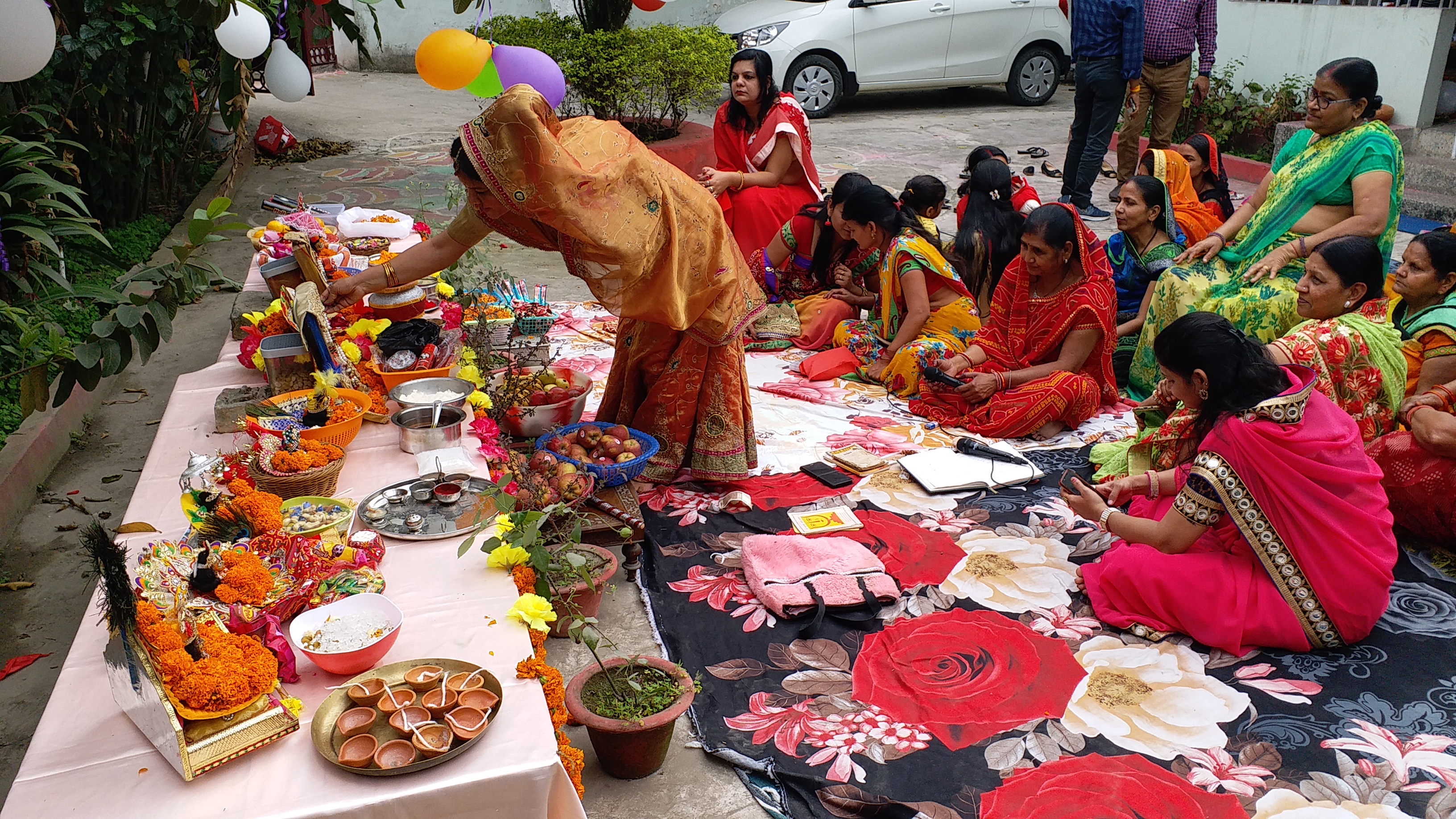 marwari samaj celebrated holi with laddu gopal