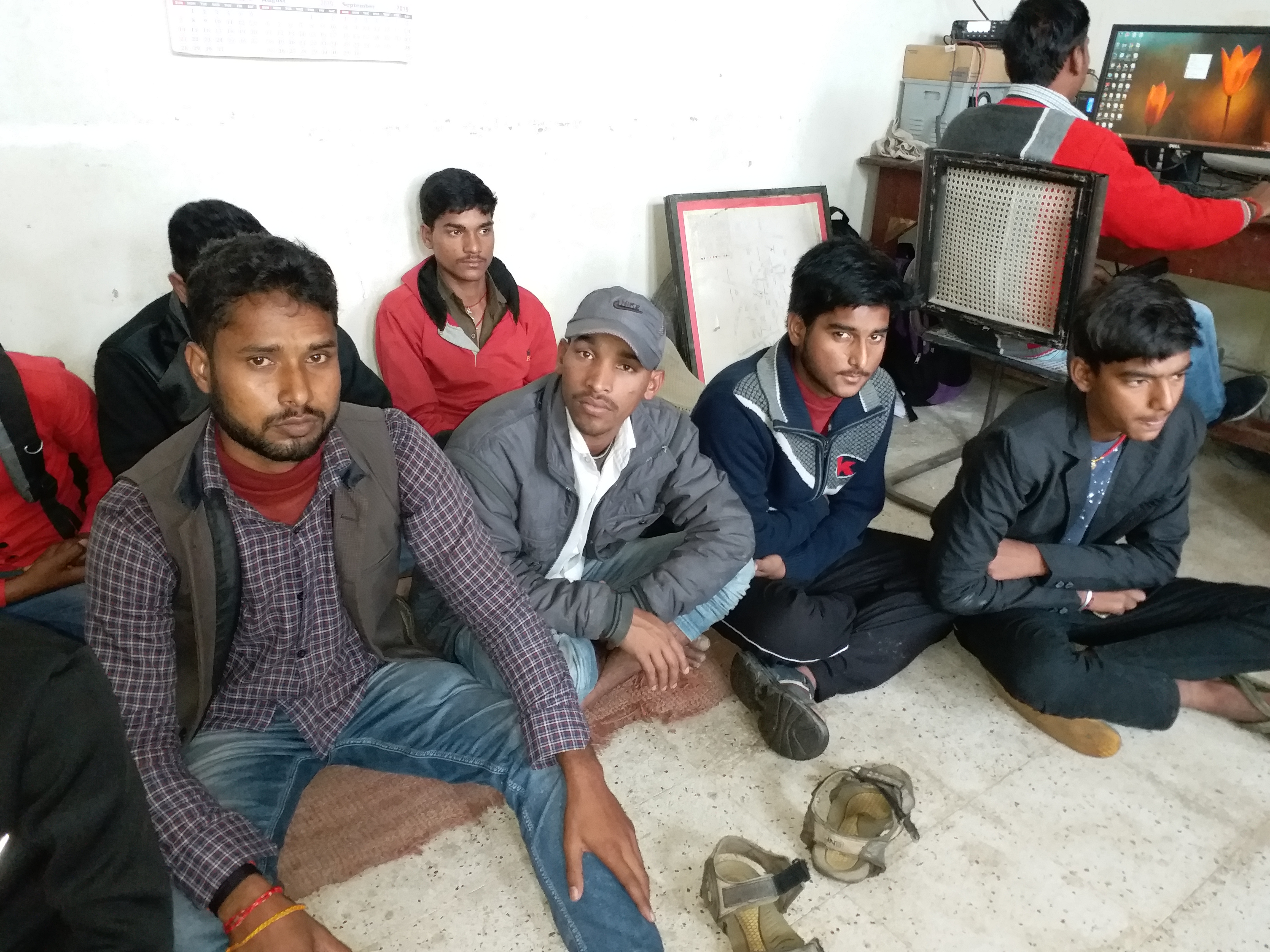 Police lathi-charge on students in aurangabad