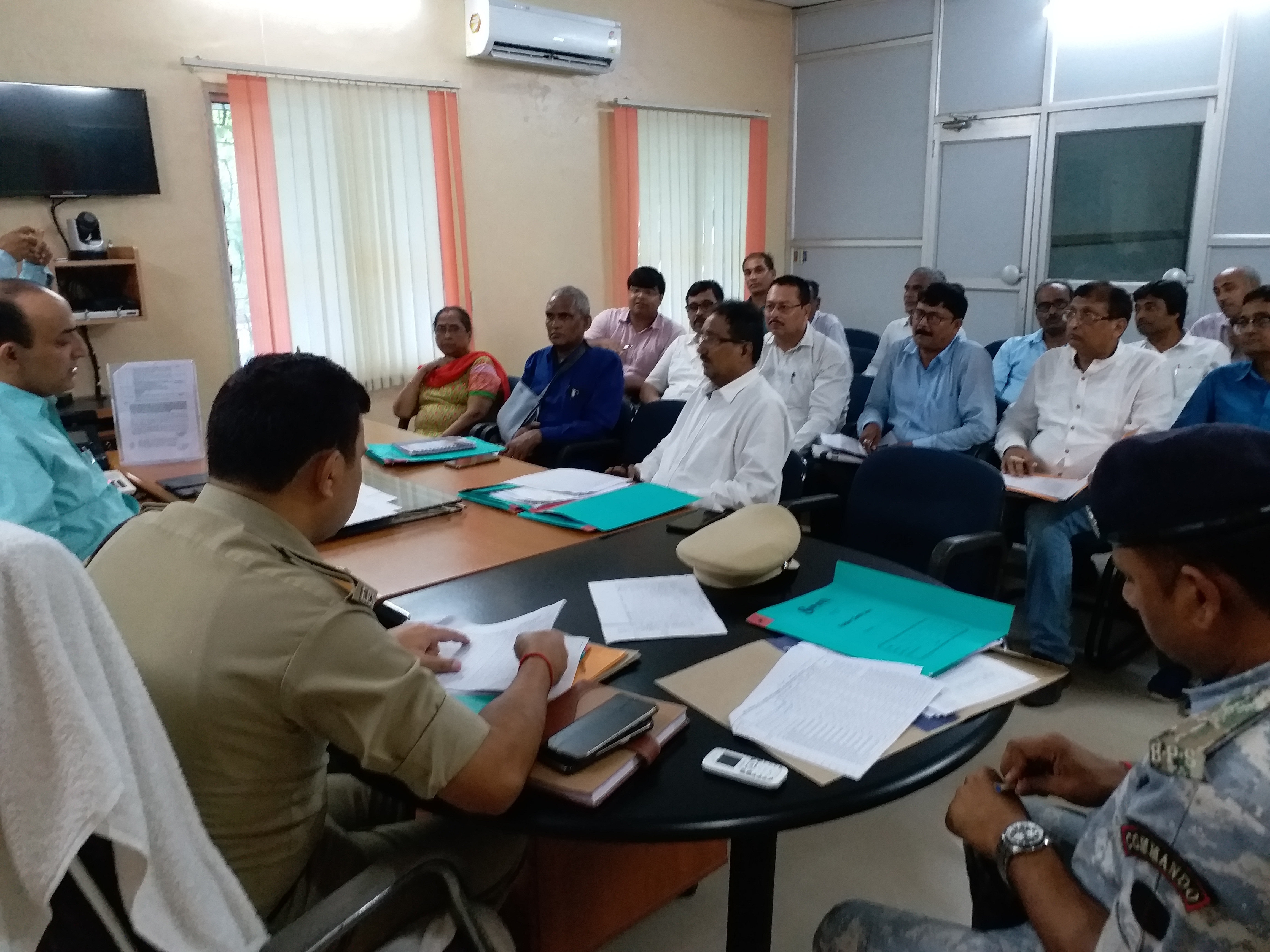 DM reviewed the ongoing works of Naxalite affected area in aurangabad