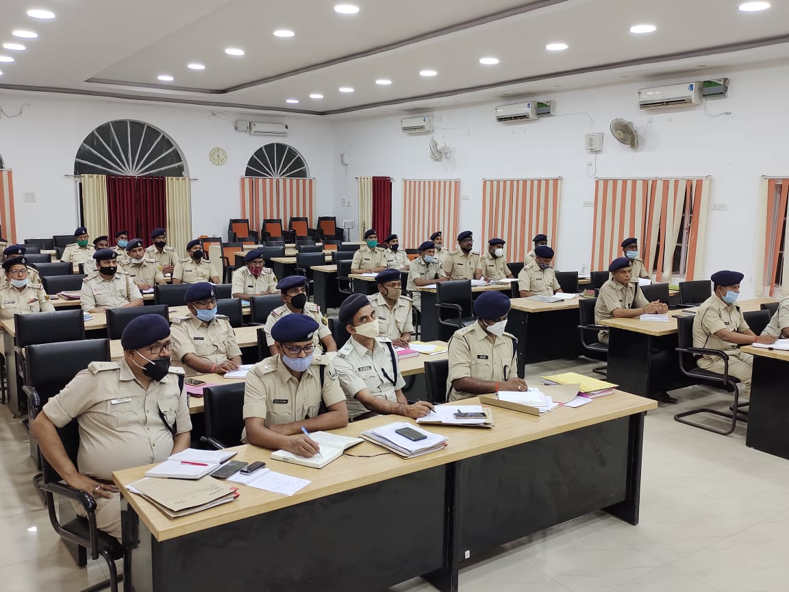 SP Arvind Kumar Gupta held a crime meeting in Banka