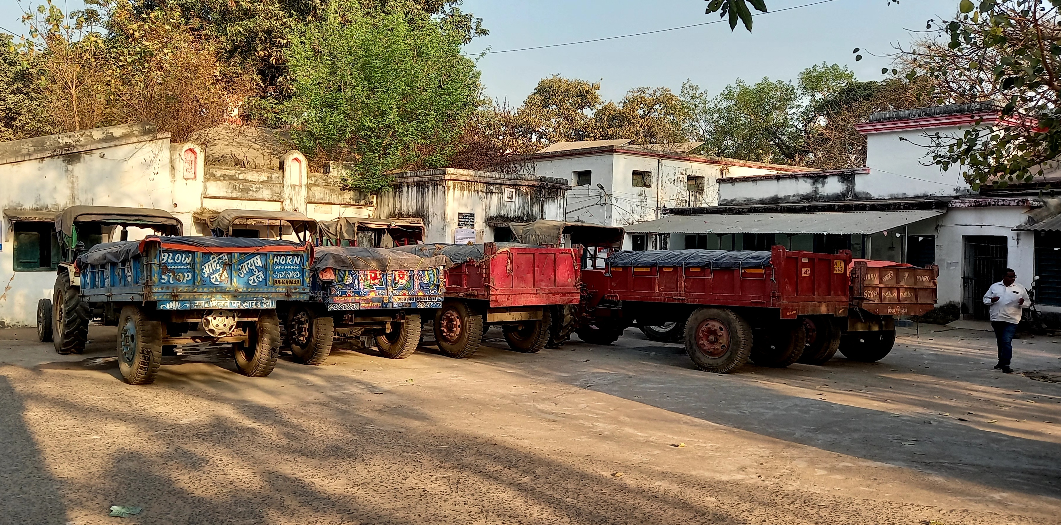 ट्रैक्टक जब्त.