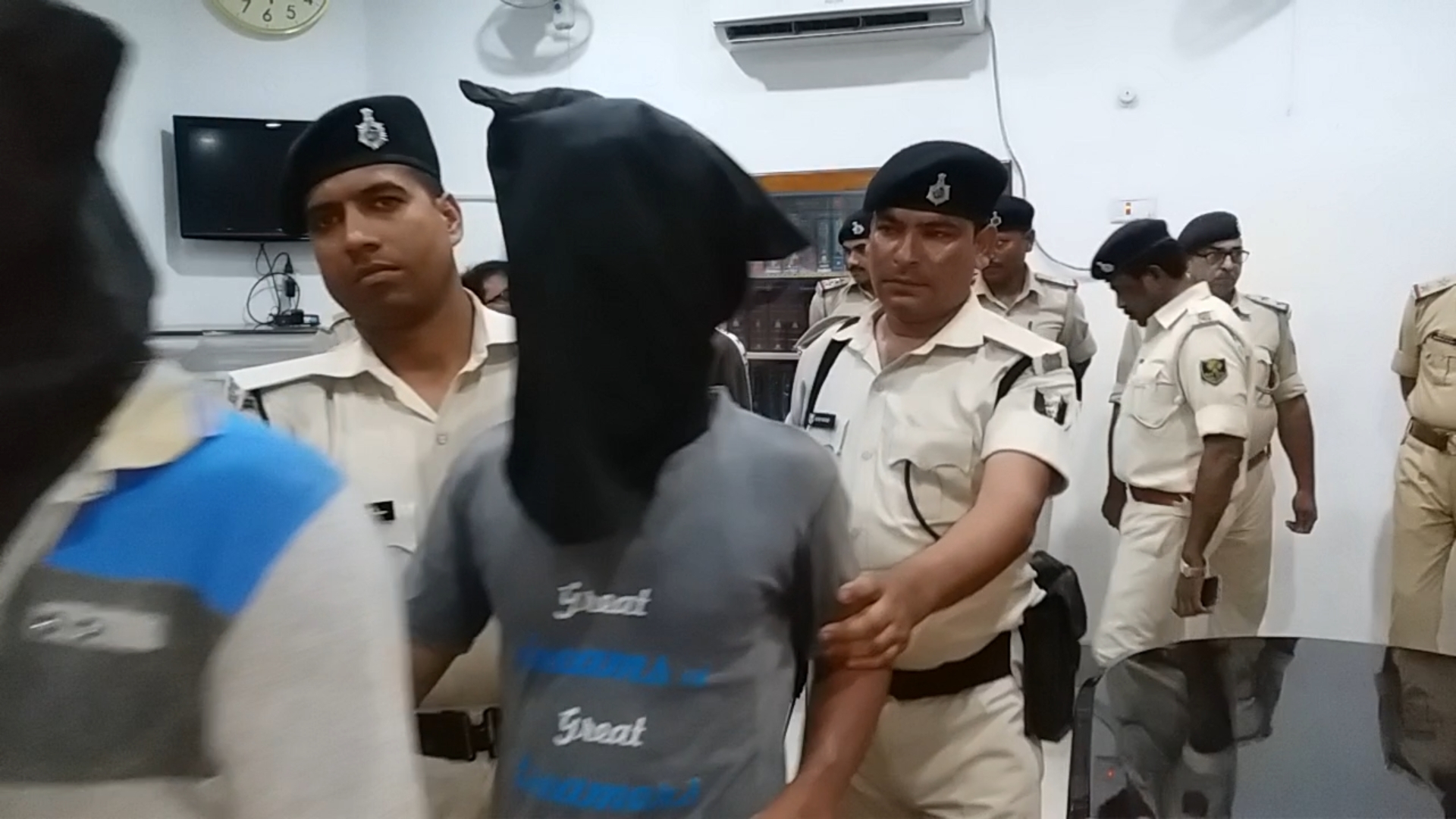 bettiah police raid