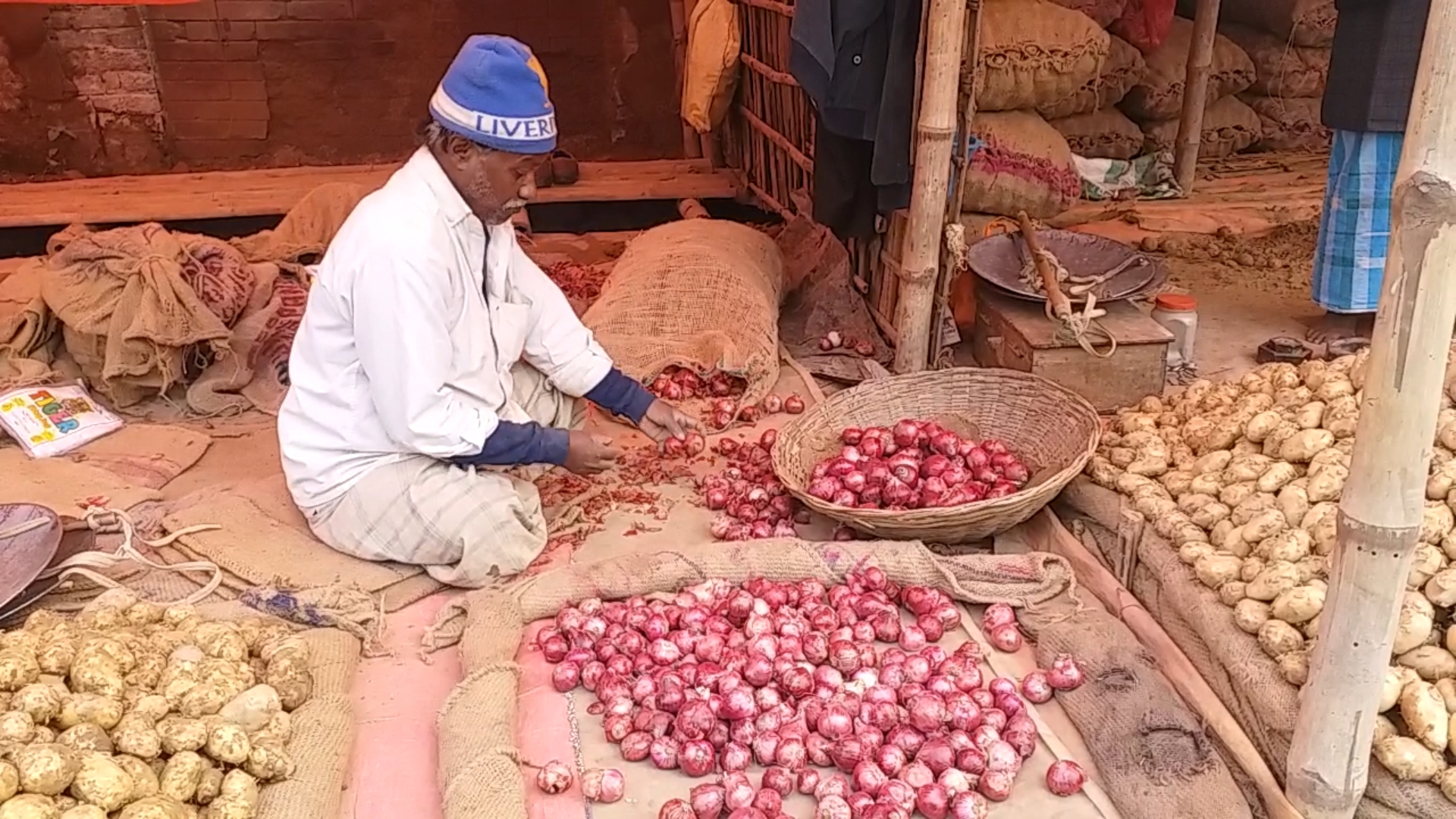 निराश हैं प्याज विक्रेता