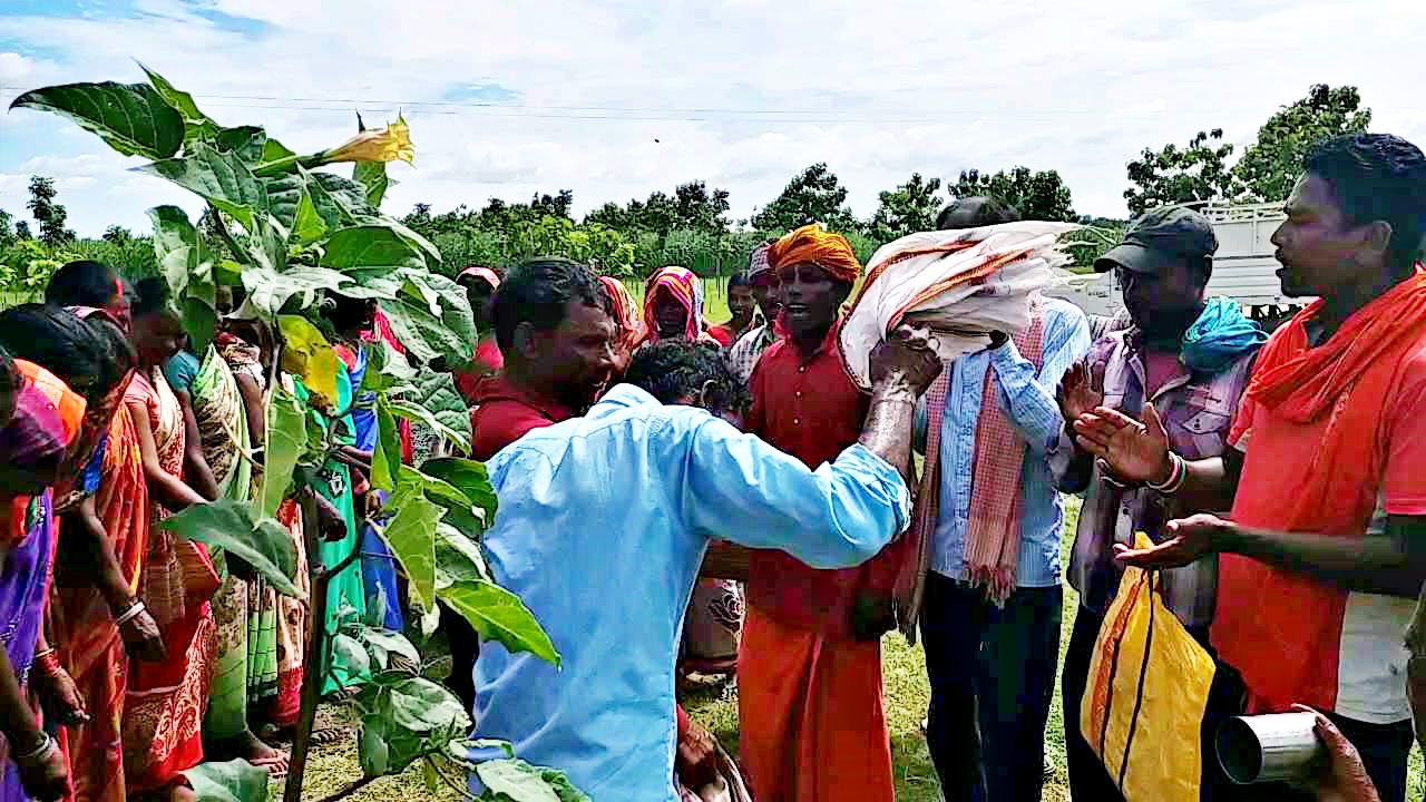 बिहार में आदिवासियों की वरना पूजा