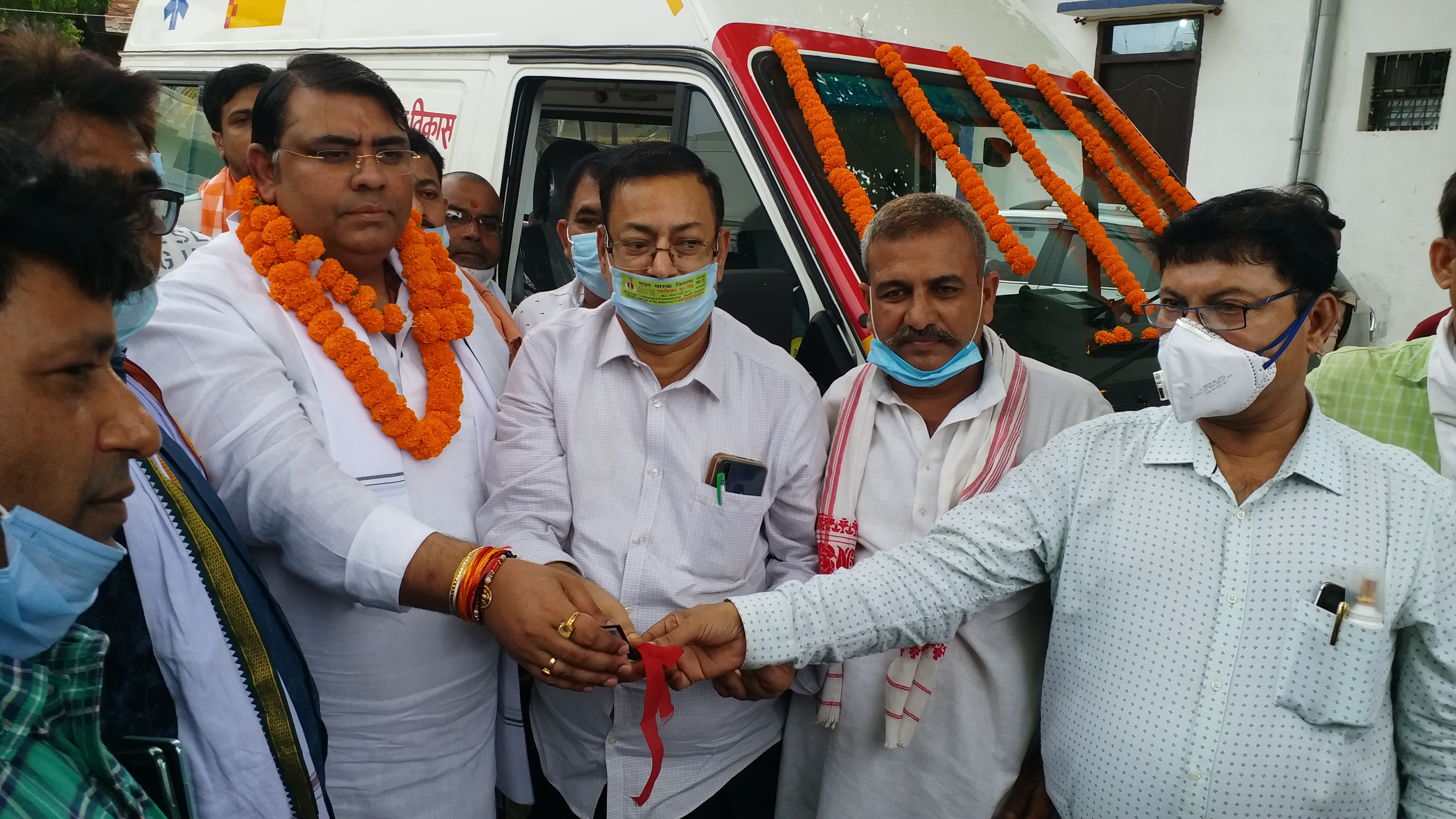 MLC Rannvijay Singh gave 2 ambulances to Ara Sadar Hospital