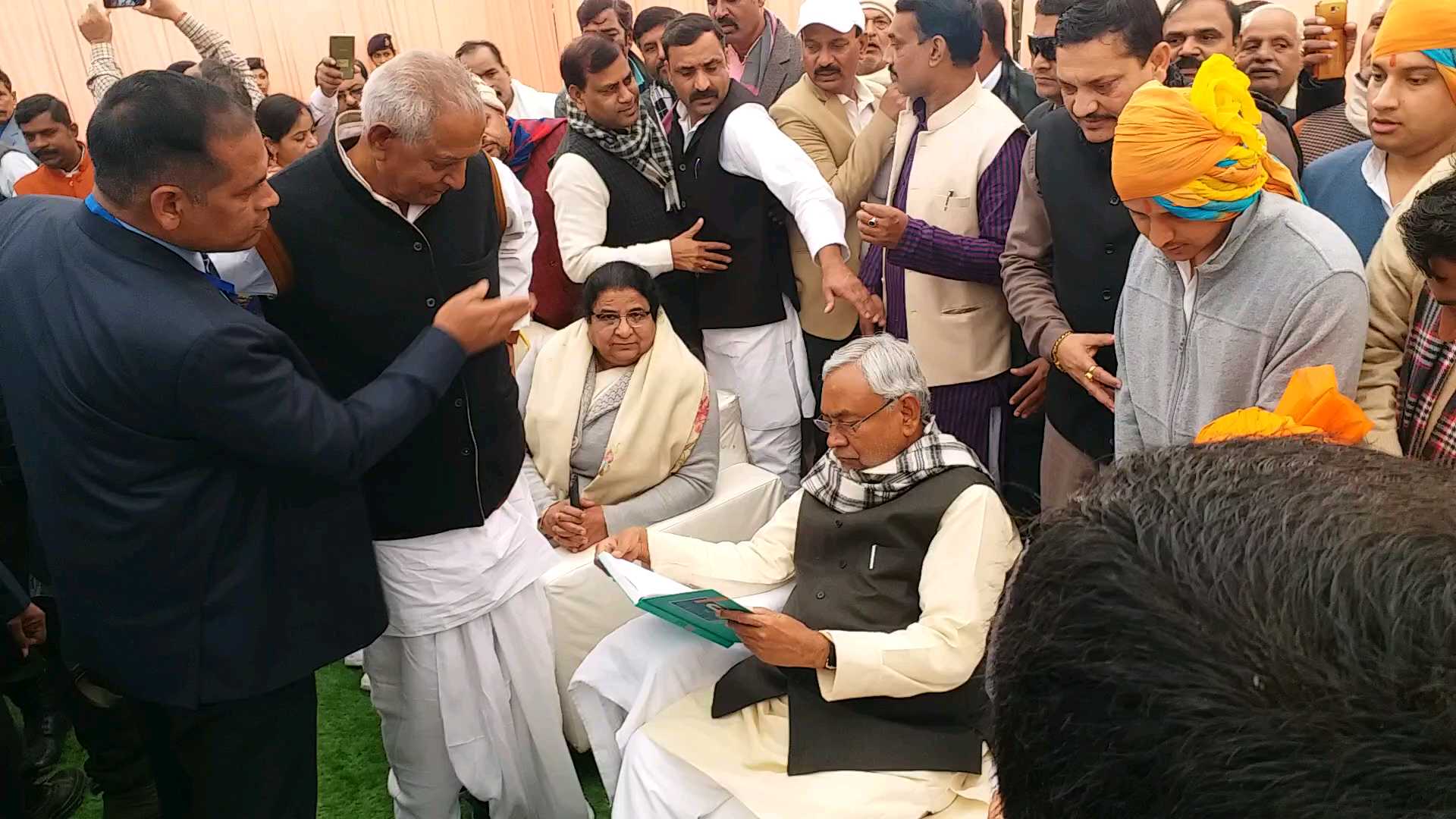 nitish attended the prayer meet of dumraon maharaja kamal bahadur singh