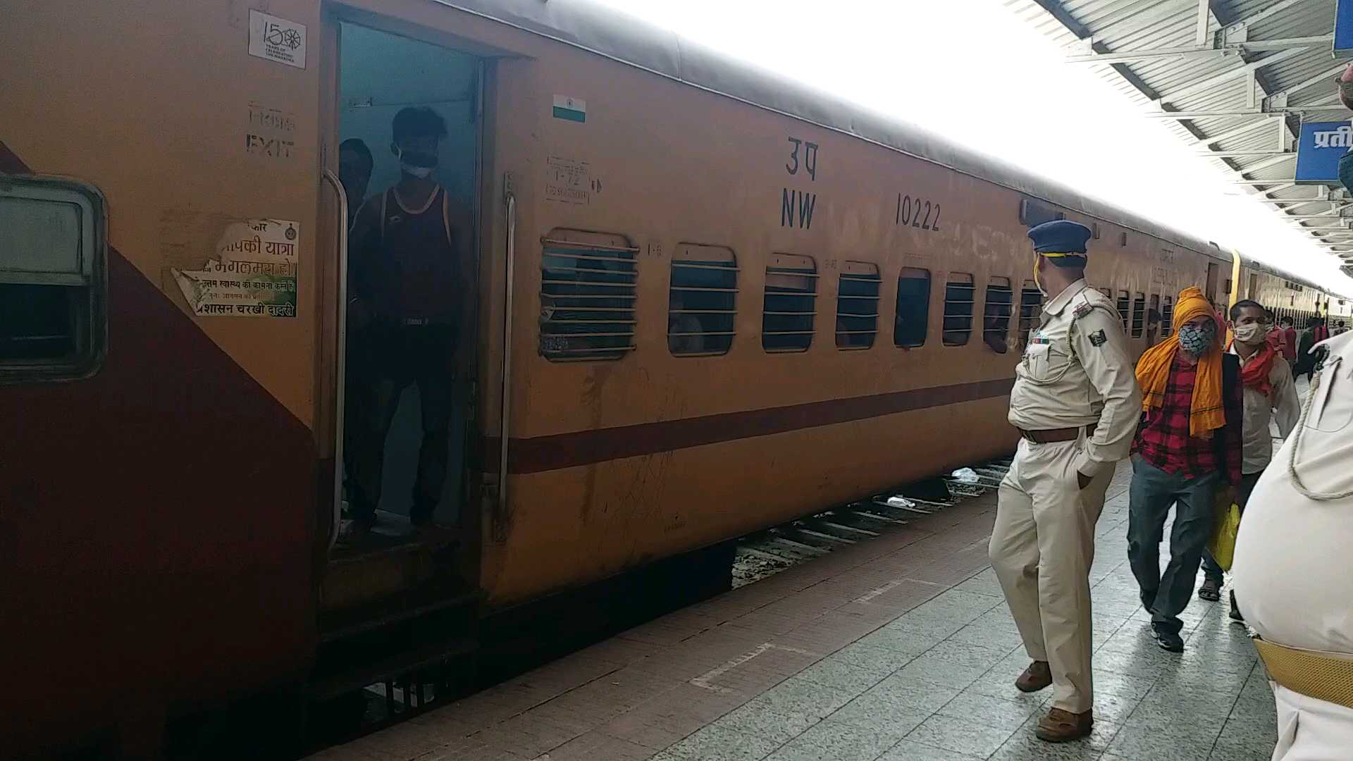 indian railways will run 200 trains regularly from 1st june booking starts