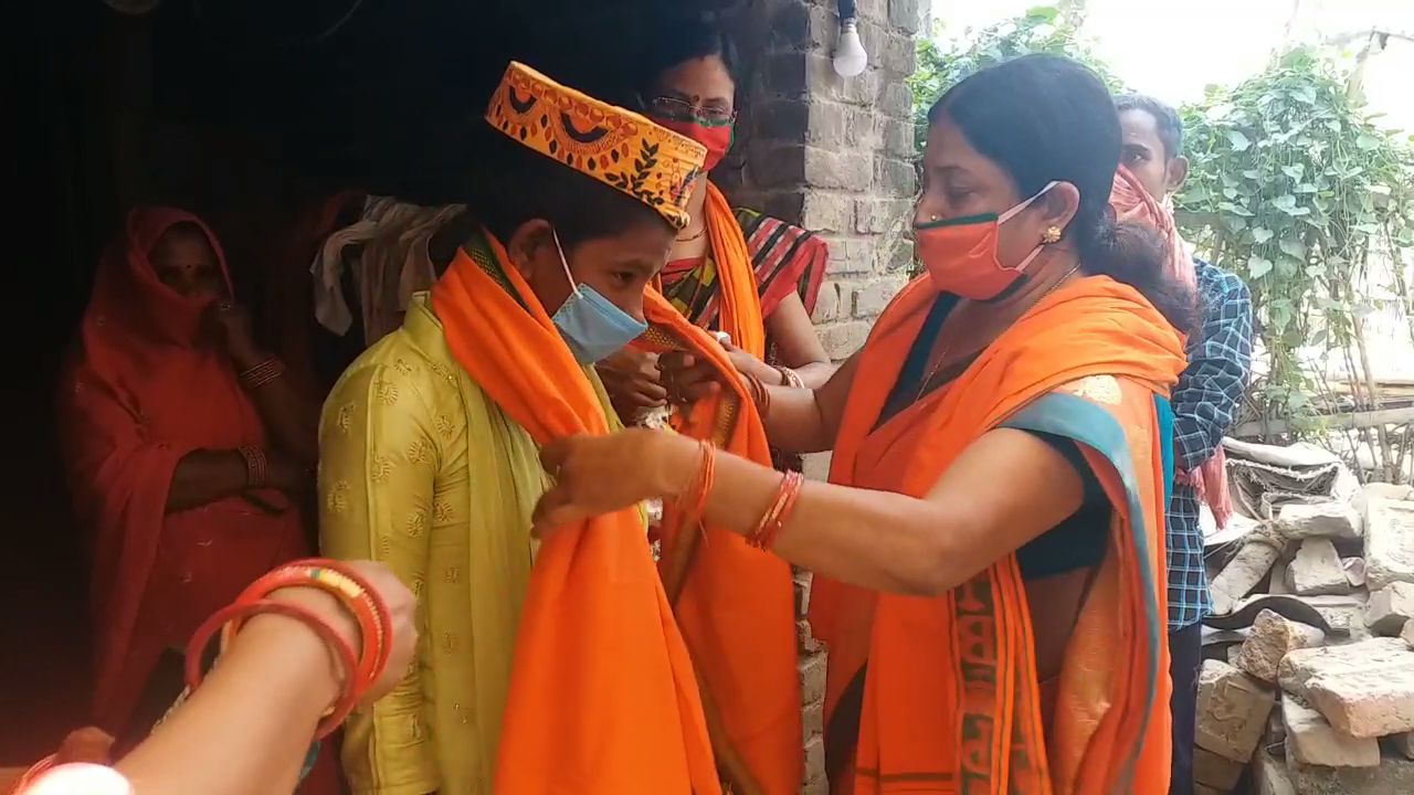 BJP Mahila Morcha honored brave daughter Jyoti in darbhanga