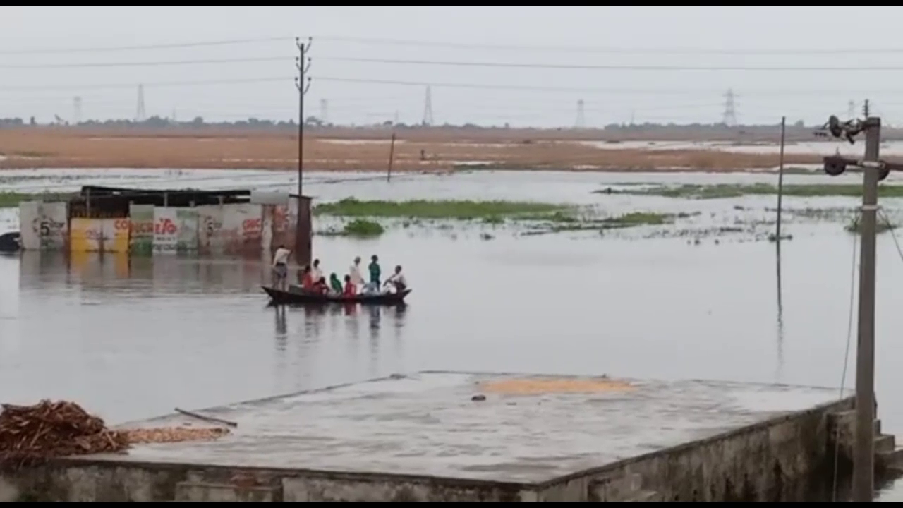 life on boat in darbhanga