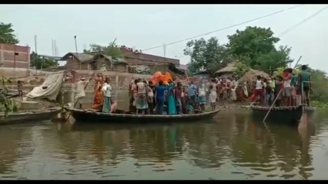 funeral on boats