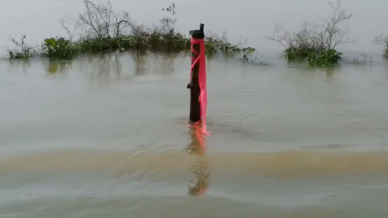 Flood water flowing on NH-527B in Darbhanga