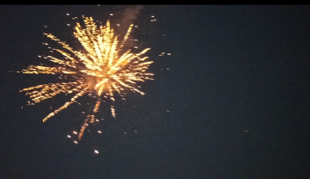 after seeing the moon, firecrackers were lit to celebrate in gaya bihar