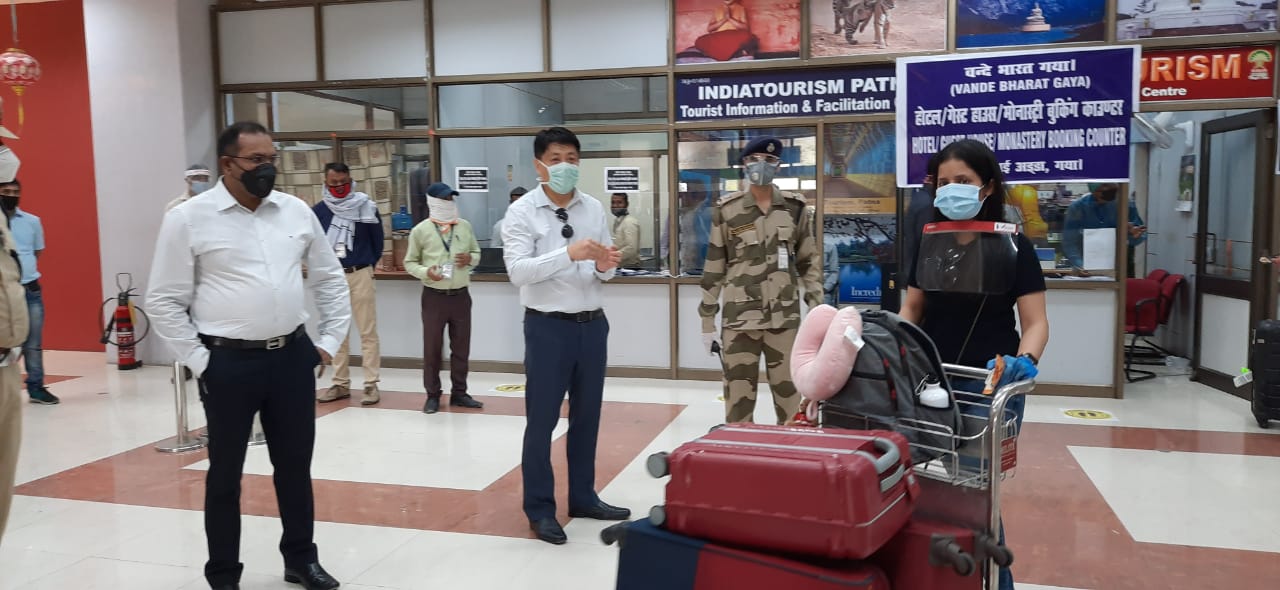 Residents Of Bihar And Jharkhand Landed At Gaya Airport