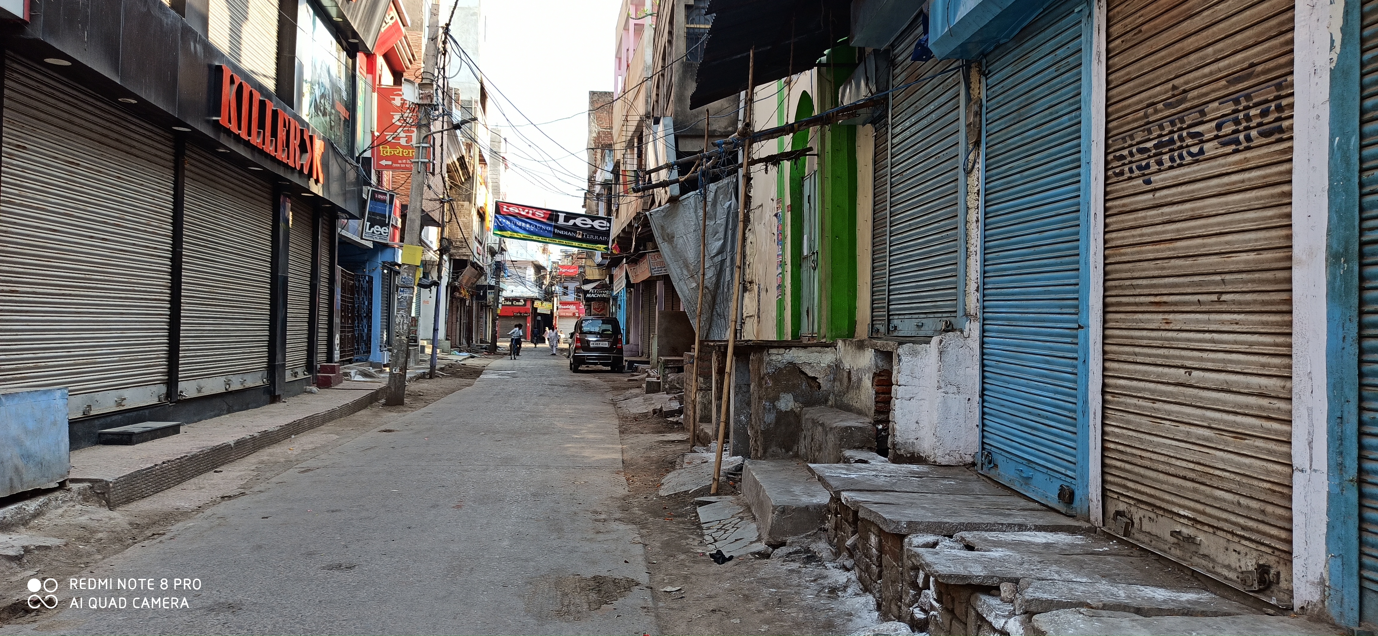 this time in Ramadan, the street with the hat is deserted in gaya bihar